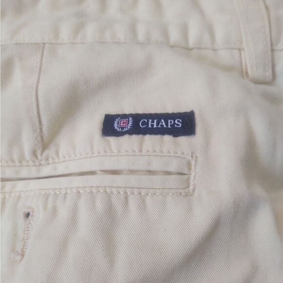 Chaps Pleated Men's Yellow Chino Shorts Size 38 PRE-OWNED - Picture 3 of 5